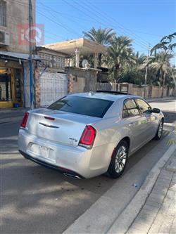 کرایسلەر 300